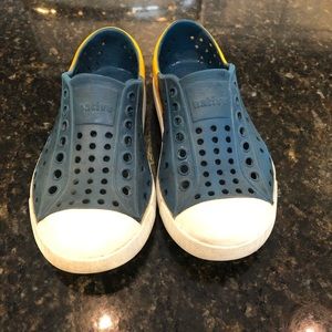 Toddler boy Native shoes size 9